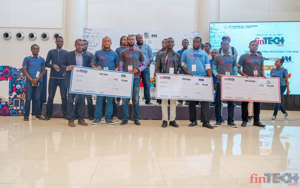 Trois équipes ont raflé le Hackathon de la finTECH Haïti 2018